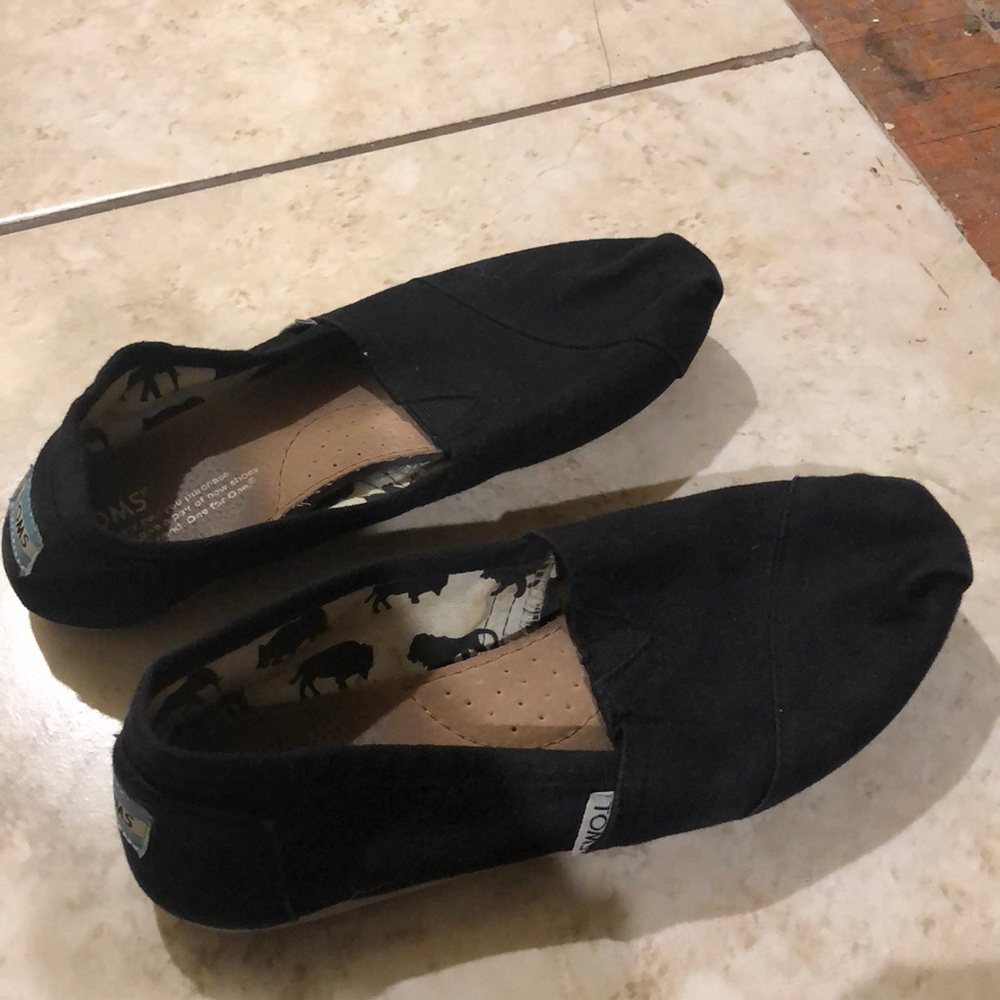 Toms